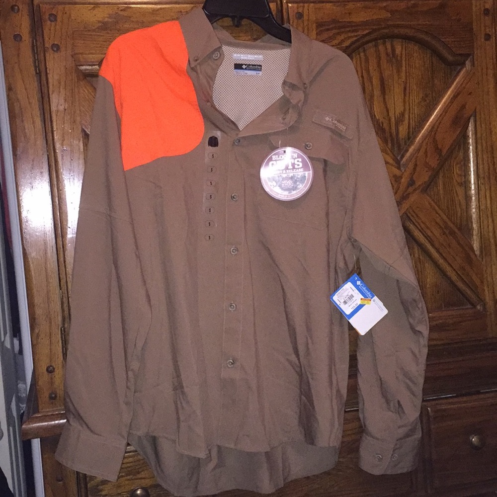 NWT - Men’s Columbia Shirt - size Small